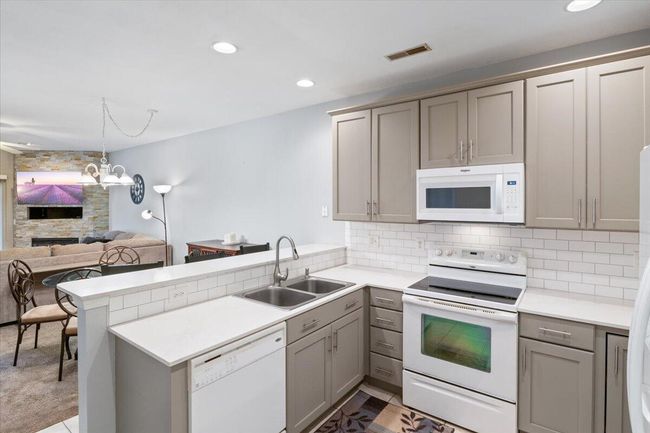 3C - 464 Cedar Heights Dr, Condo with 2 bedrooms, 2 bathrooms and null parking in CAMDENTON MO | Image 9