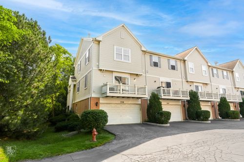 758 Hanbury Dr, Des Plaines, IL, 60016-1567 | Card Image