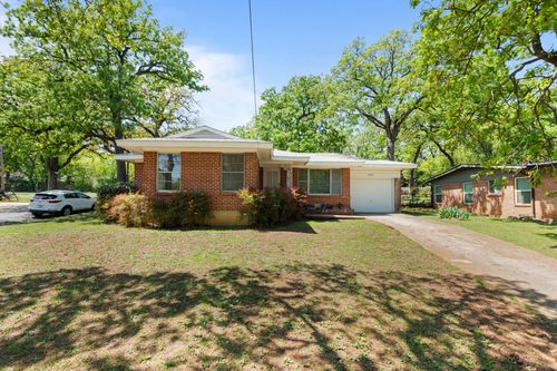 1330 S Pecan St, Arlington, TX, 76010-2535 | Card Image