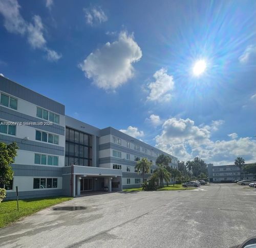 c4c-14840 Naranja Lakes Blvd, Homestead, FL, 33032-8335 | Card Image