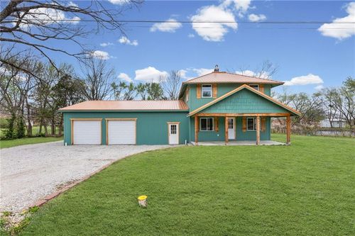 315 E Park Rd, Garnett, KS, 66032-1863 | Card Image