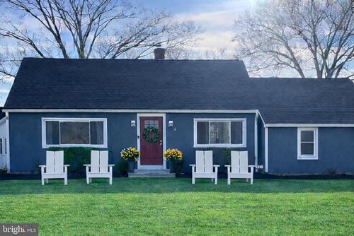 827 River Rd, YARDLEY, PA, 19067-1574 | Card Image