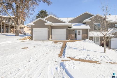 4704 S Acorn Ave Avenue, Sioux Falls, SD, 57105 | Card Image