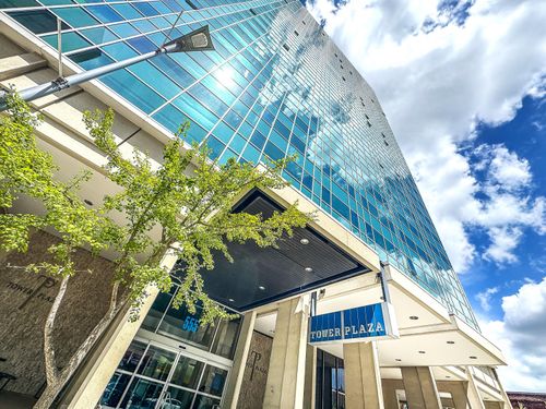 24a-555 E William St, Ann Arbor, MI, 48104-2428 | Card Image