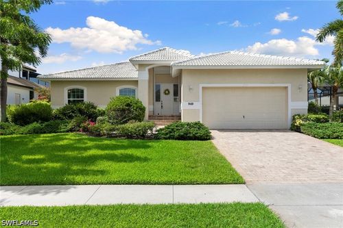 949 Spruce Ave, MARCO ISLAND, FL, 34145-4462 | Card Image