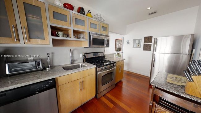 APT-12 - 815 Euclid Ave, Condo with 1 bedrooms, 1 bathrooms and null parking in Miami Beach FL | Image 6