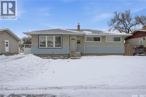 3029 6th Ave N, Regina, SK, S4R0P3 | Card Image
