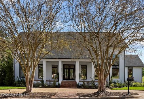 9 Glen Eagles Dr, Jackson, MS, 39211-2512 | Card Image