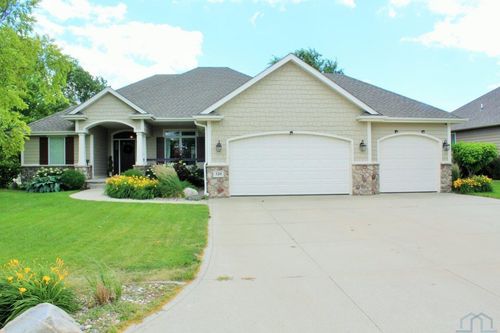 524 Bluestem Trl, Dakota Dunes, SD, 57049-5400 | Card Image