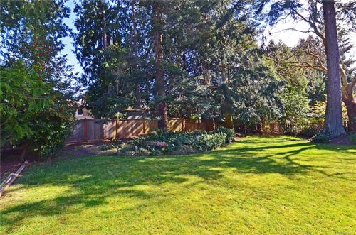 1838 Dunnett Cres, Victoria, BC, V8N2P5 | Card Image