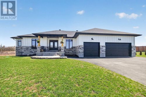 375 Johnny Porter Dr, Ashton, ON, K0A1B0 | Card Image