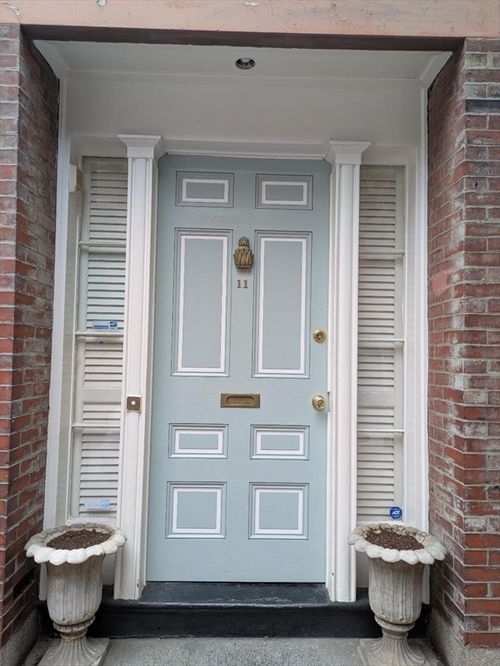 11 W Cedar St, Boston, MA, 02108-3535 | Card Image