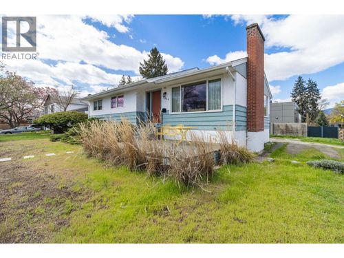 2362 Abbott St, Kelowna, BC, V1Y1E6 | Card Image