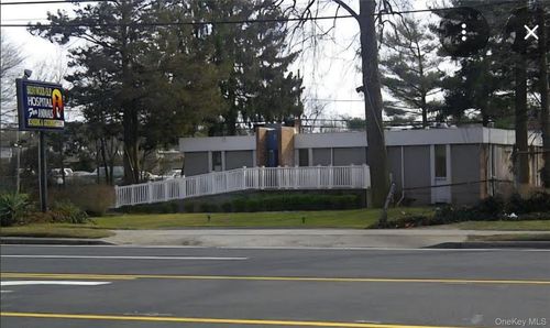 812 Suffolk Ave, Brentwood, NY, 11717-4404 | Card Image