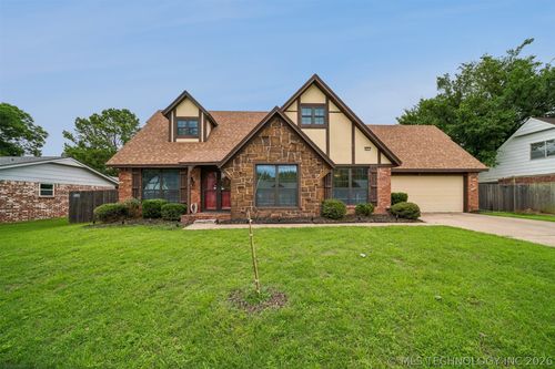 1011 N Forest Pl, Jenks, OK, 74037-2726 | Card Image