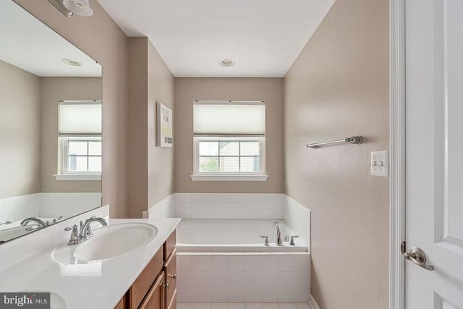 45955 Grammercy Ter, Townhouse with 3 bedrooms, 3 bathrooms and null parking in STERLING VA | Image 27