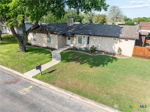 110 Live Oak St, Gonzales, TX, 78629-2746 | Card Image