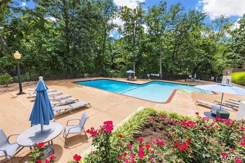 16437 Cobbleskille Dr, Chesterfield, MO, 63017-4605 | Card Image