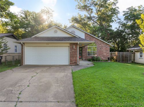 715 S Muskogee St, Sapulpa, OK, 74066-5041 | Card Image