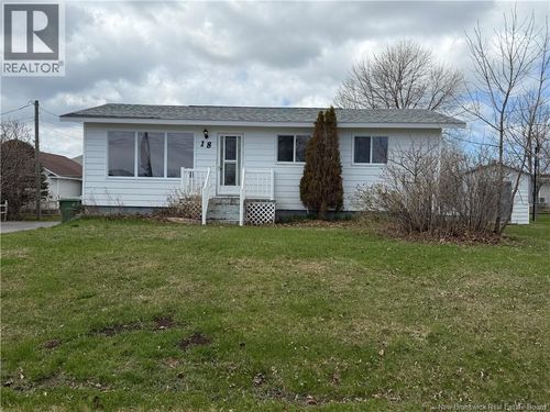 18 Jeux De L'Acadie St, Lamèque, NB, E8T1M3 | Card Image