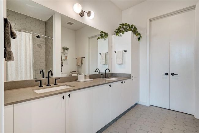 APT-319 - 800 Embassy Dr, Condo with 2 bedrooms, 2 bathrooms and null parking in Austin TX | Image 18