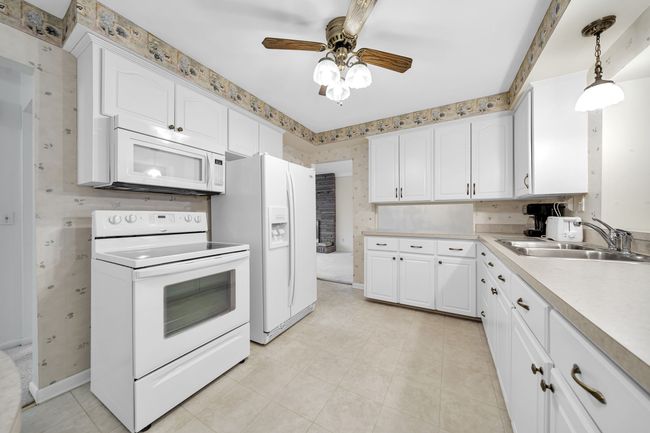 Kitchen to Dining area | Image 7