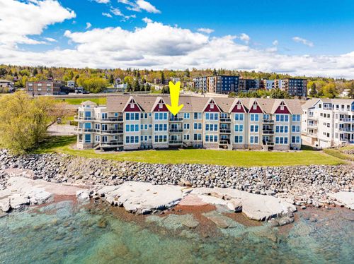 apt-10-2024 Water St, Duluth, MN, 55812-2121 | Card Image