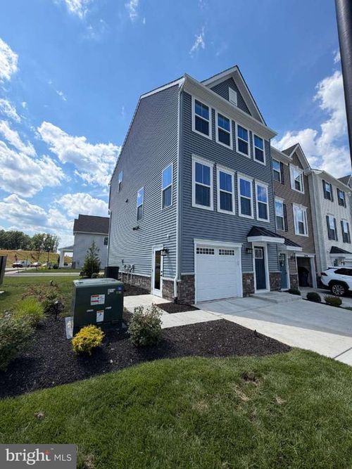 8700 Stevenson Ln, SPOTSYLVANIA, VA, 22553-1992 | Card Image