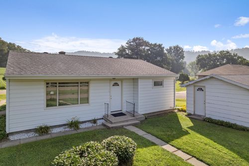 1578 Lake St, Alma, WI, 54610-8204 | Card Image