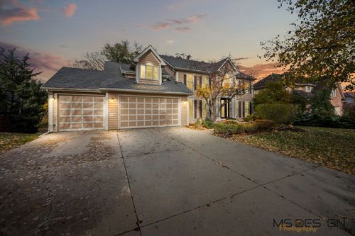 685 Rosewood Dr, West Chicago, IL, 60185-5010 | Card Image