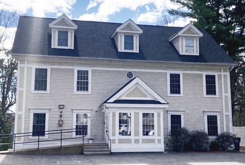 84 W Broadway, Derry, NH, 03038-2323 | Card Image