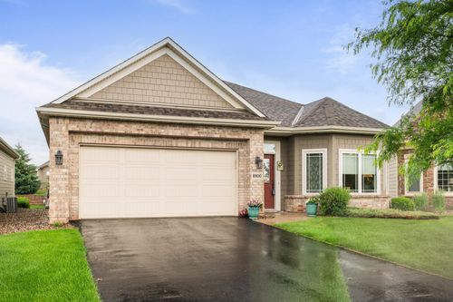 8800 Upper 7th Pl, Lake Elmo, MN, 55042-2004 | Card Image