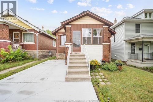 686 Mckay Ave, Windsor, ON, N9B2A1 | Card Image
