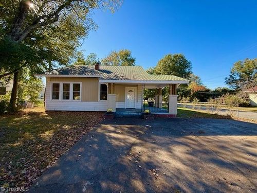 238 Broad St, Lexington, NC, 27295-1676 | Card Image