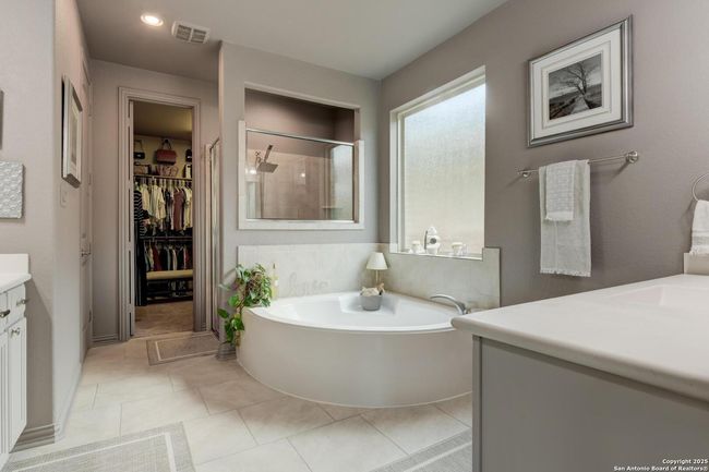 32192 Tamarind Bnd, House other with 4 bedrooms, 4 bathrooms and null parking in Bulverde TX | Image 17