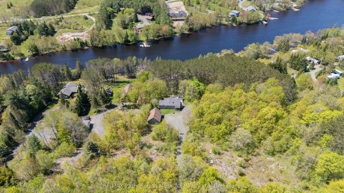 587 Centre Rd, Mckellar, ON, P2A0B4 | Card Image