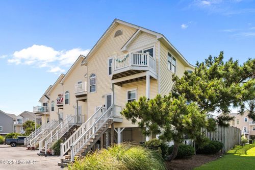104 Calinda Cay Ct, N Topsail Beach, NC, 28460-8575 | Card Image