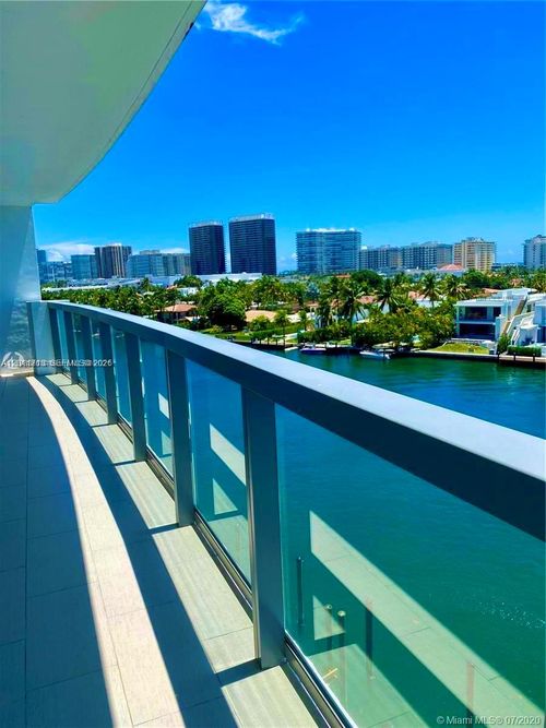 302-9261 E Bay Harbor Dr, Bay Harbor Islands, FL, 33154-2763 | Card Image