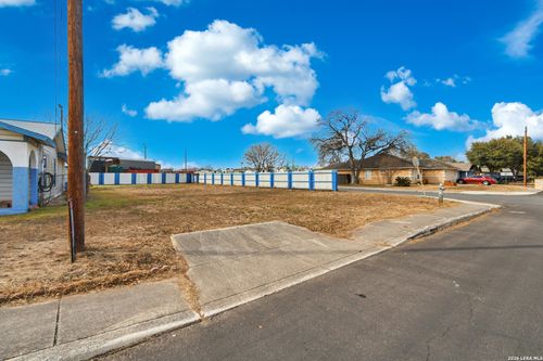 2703 Wayne Dr, San Antonio, TX, 78222-1436 | Card Image
