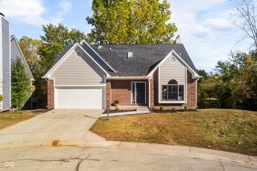 19 Calumet Ct, Zionsville, IN, 46077-1934 | Card Image