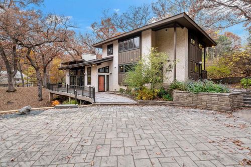 1 Sparrow Ln, North Oaks, MN, 55127-6453 | Card Image