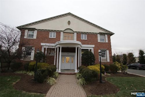 206 Main St, Millburn, NJ, 07041-1158 | Card Image