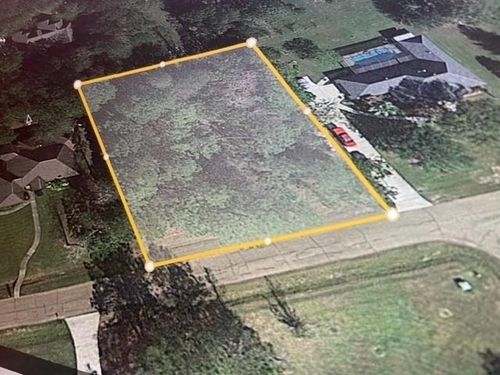 30299 Woodland W Dr, Lacombe, LA, 70445-2896 | Card Image