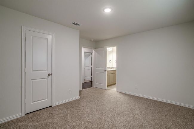5716 High Plains Trl, House other with 5 bedrooms, 3 bathrooms and null parking in Joshua TX | Image 22