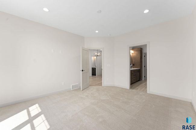 8621 W Shoreline Pl, Townhouse with 3 bedrooms, 3 bathrooms and null parking in Sioux Falls SD | Image 8
