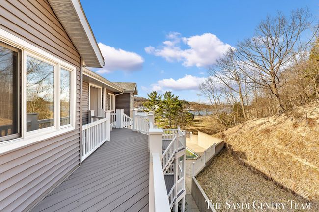 UNIT-21 - 810 S Harbor Dr, Condo with 3 bedrooms, 3 bathrooms and null parking in Grand Haven MI | Image 48