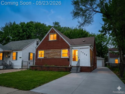 7569 Westminster Ave, Warren, MI, 48091-4889 | Card Image
