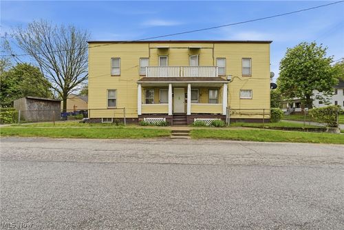 689 Midland Avenue, Cleveland, OH, 44110 | Card Image