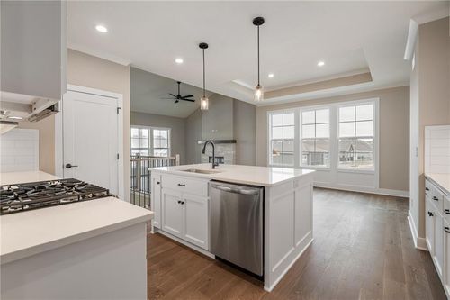 8209 Aurora St, Lenexa, KS, 66220-2540 | Card Image