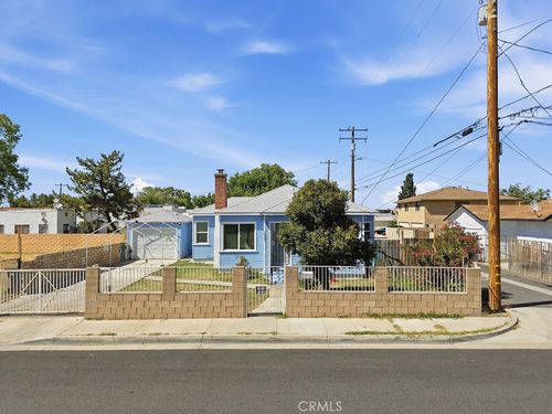 557 W Oldfield St, Lancaster, CA, 93534-3537 | Card Image
